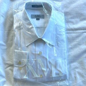 NWT Men’s XMI Classic LS White textured dress shirt. 
18 L